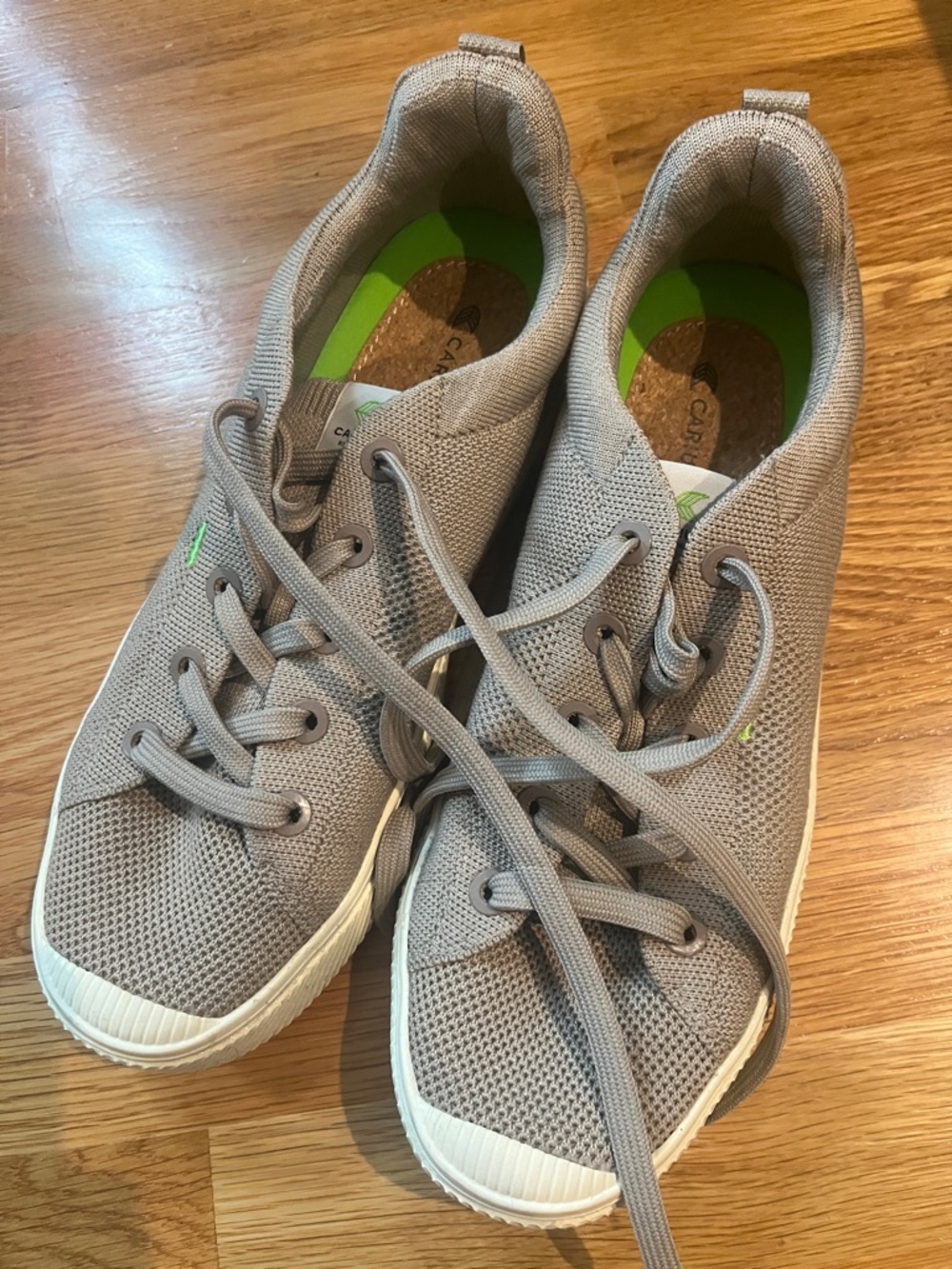 Cariuma Gray Knit Sneakers